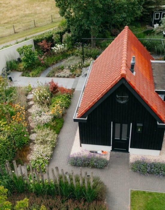 Natuurlijke tuin te Stroe
