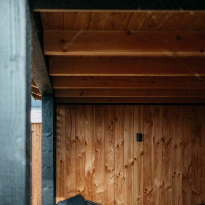 Aanleg tuin met tuinhuis te Weesp