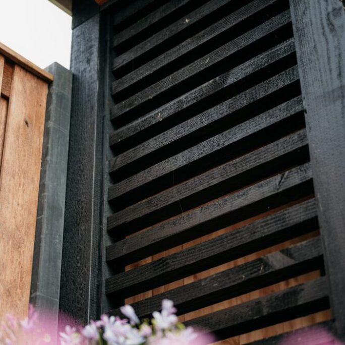 Aanleg tuin met tuinhuis te Weesp