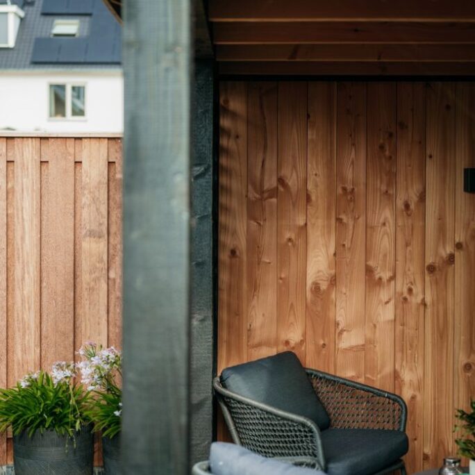 Aanleg tuin met tuinhuis te Weesp