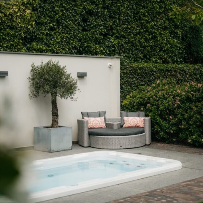 Tuin te Barneveld met een botanische uitstraling