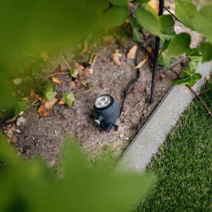 Tuin met veel zithoeken in Weesp