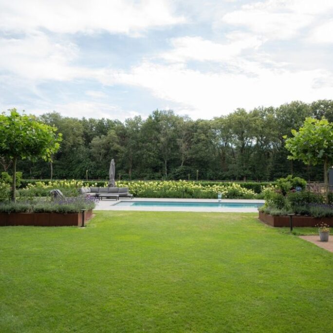 Aanleg luxueuze tuin in Lunteren