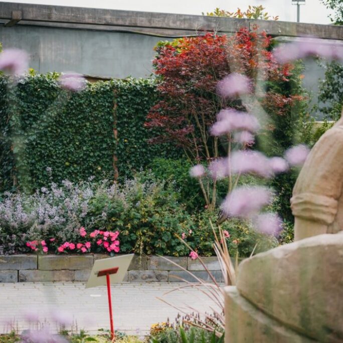 Aanleg tuin bij Zandsculpturen te Garderen