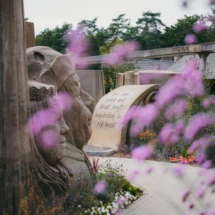 Aanleg tuin bij Zandsculpturen te Garderen