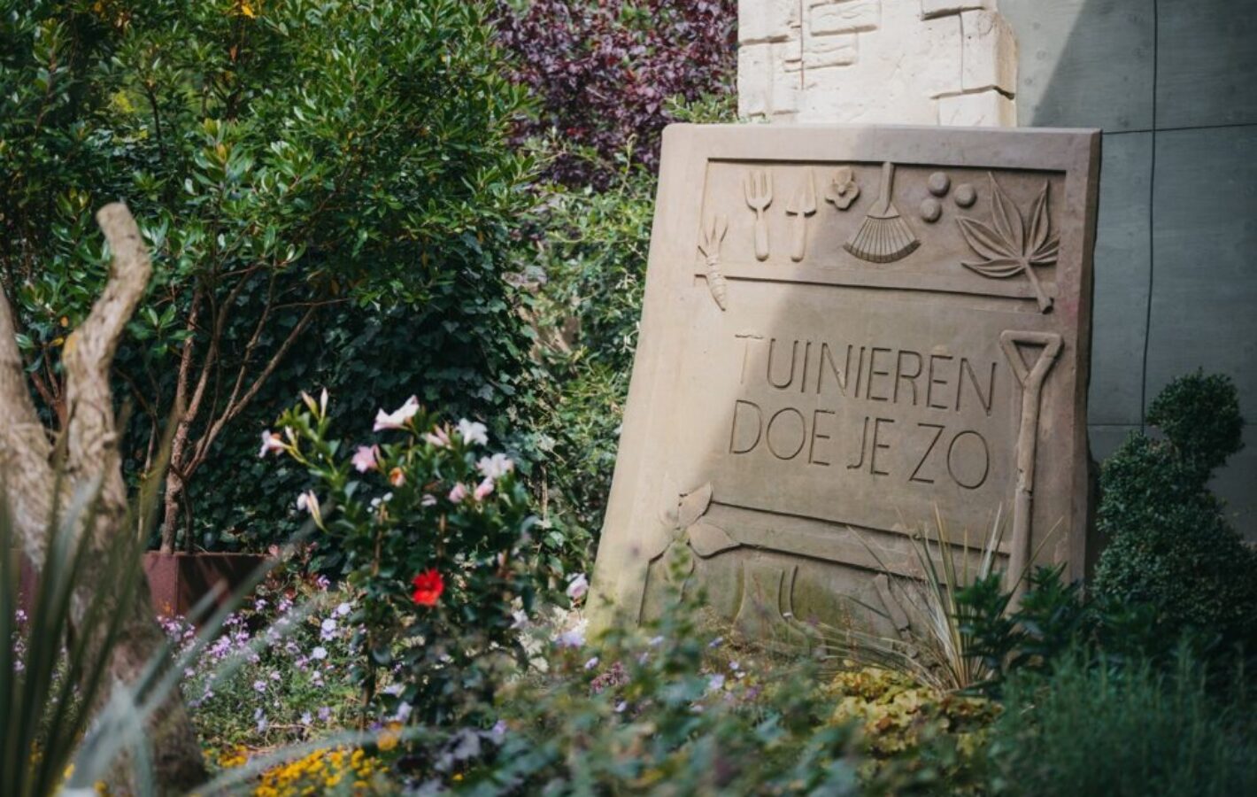 Aanleg tuin bij Zandsculpturen te Garderen