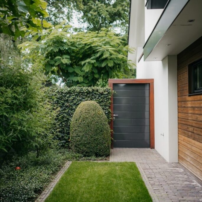 Tuin te Barneveld met een botanische uitstraling