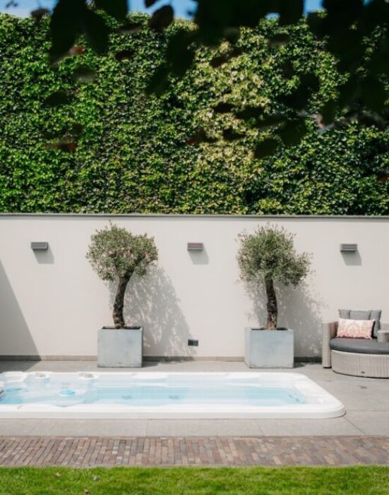 Tuin te Barneveld met een botanische uitstraling