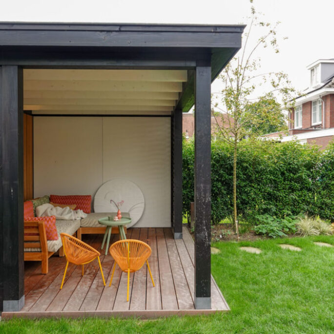 Kindvriendelijke tuin met veranda te Naarden