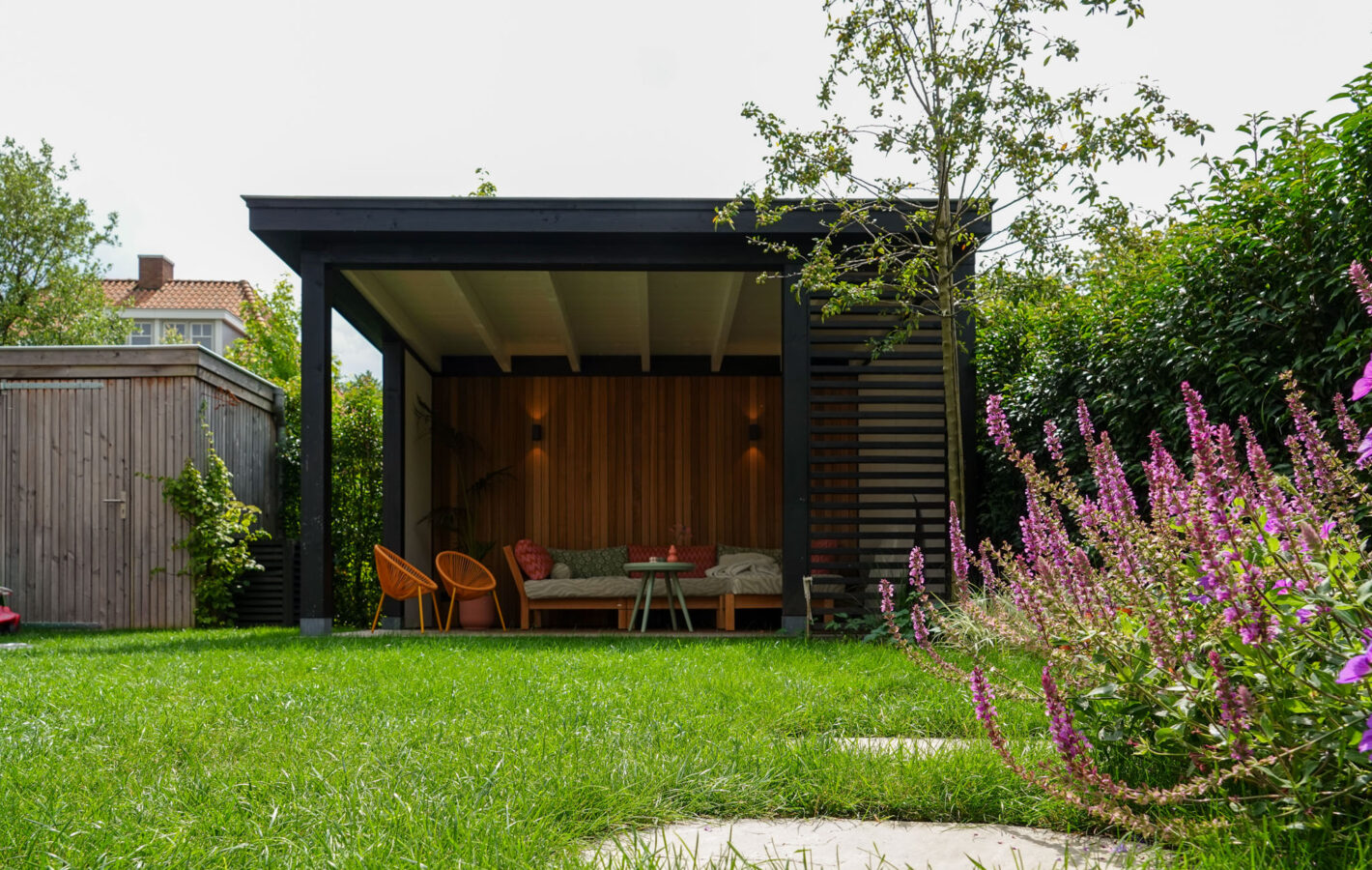 Kindvriendelijke tuin met veranda te Naarden