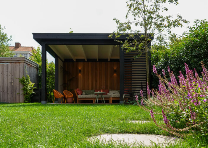 Kindvriendelijke tuin met veranda te Naarden