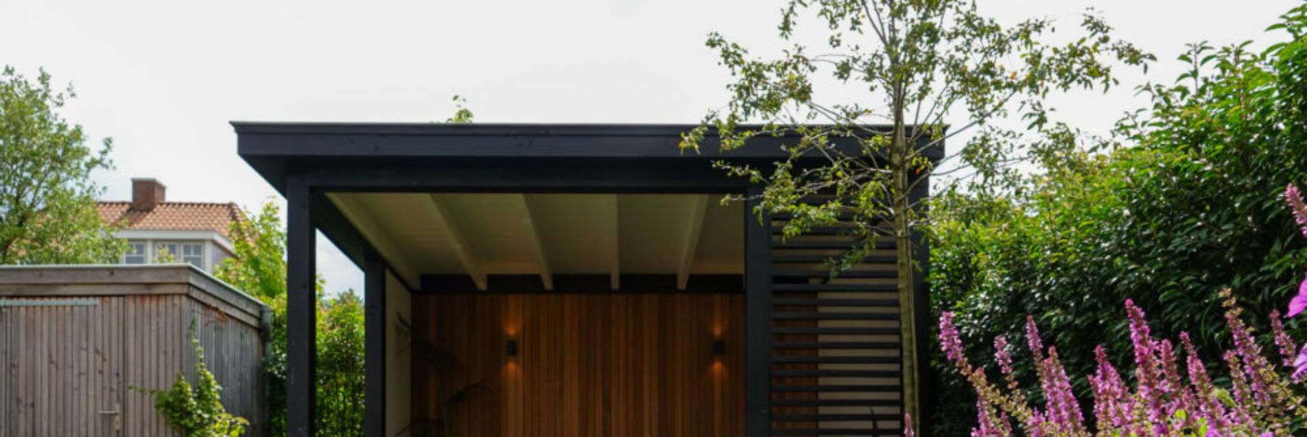 Kindvriendelijke tuin met veranda te Naarden
