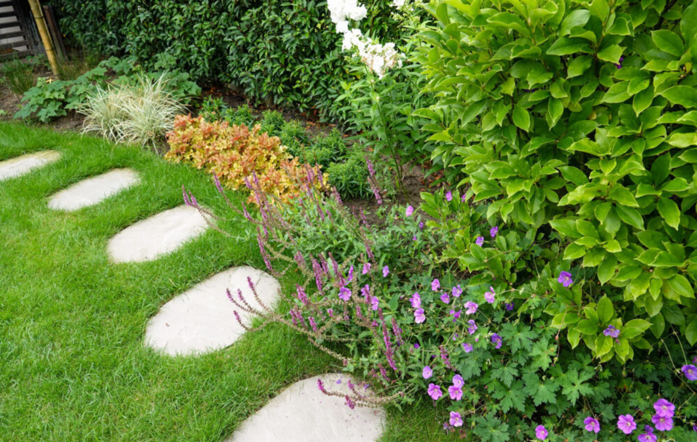 Kindvriendelijke tuin met veranda te Naarden